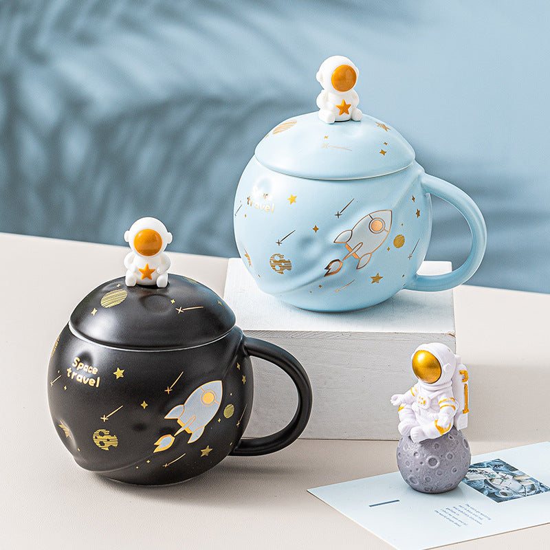 Astronaut Coffee Mug with Lid & Spoon – 3D Ceramic Space Mug 400ml